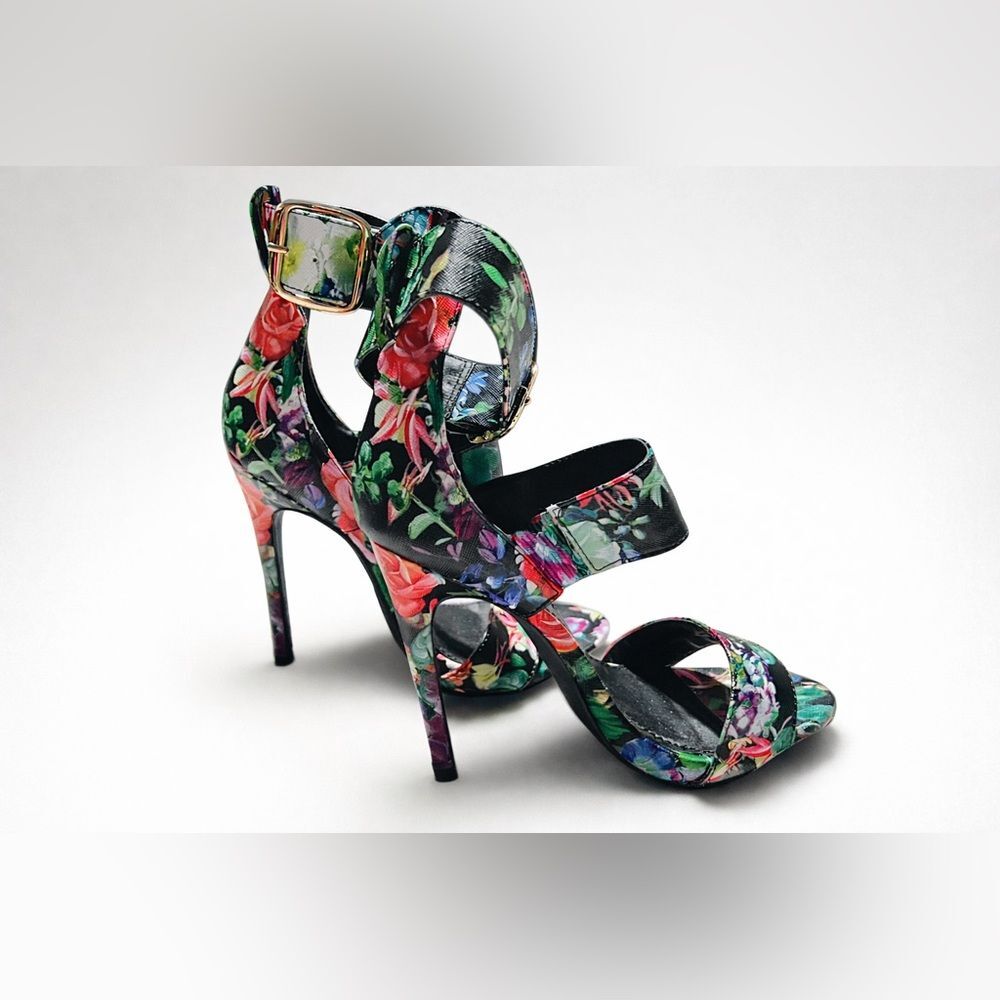 Steve Madden Floral Ankle Strap Stiletto Heels Women’s Size 7 Black Multicolor